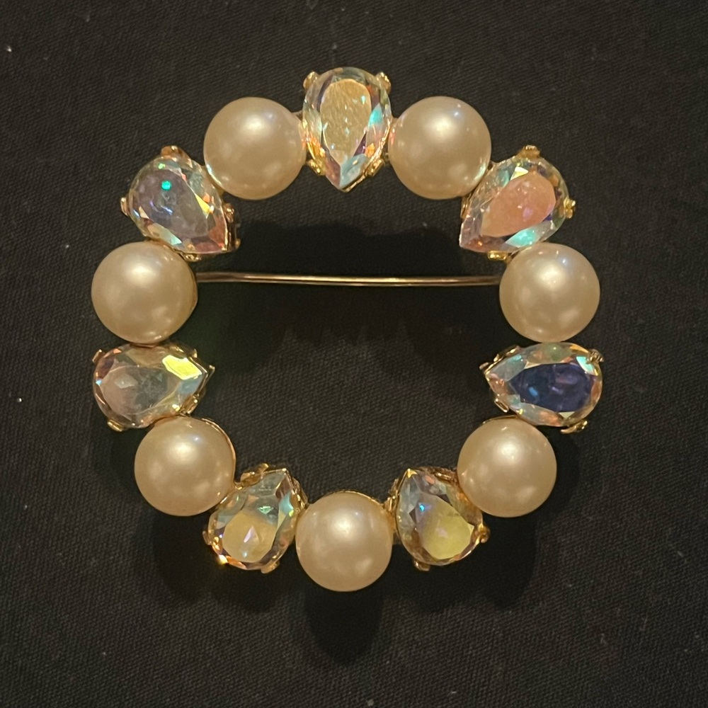 Vintage Marvella Circle Wreath Brooch with Pearls and AB stones Aurora Borealis